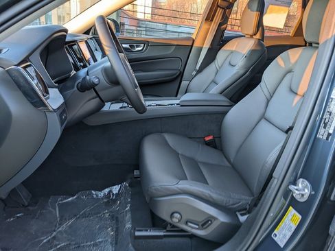 Certified 2025 Volvo XC60 T8 Plus w/ Protection Package Premier image 11