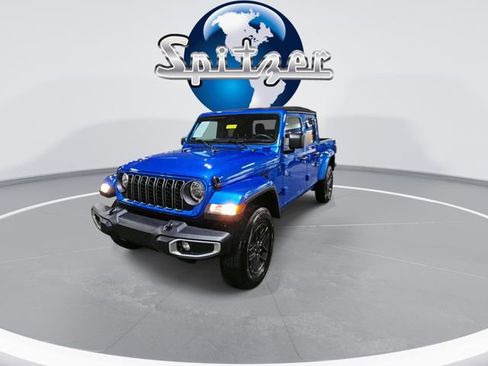 Used 2024 Jeep Gladiator Sport image 3