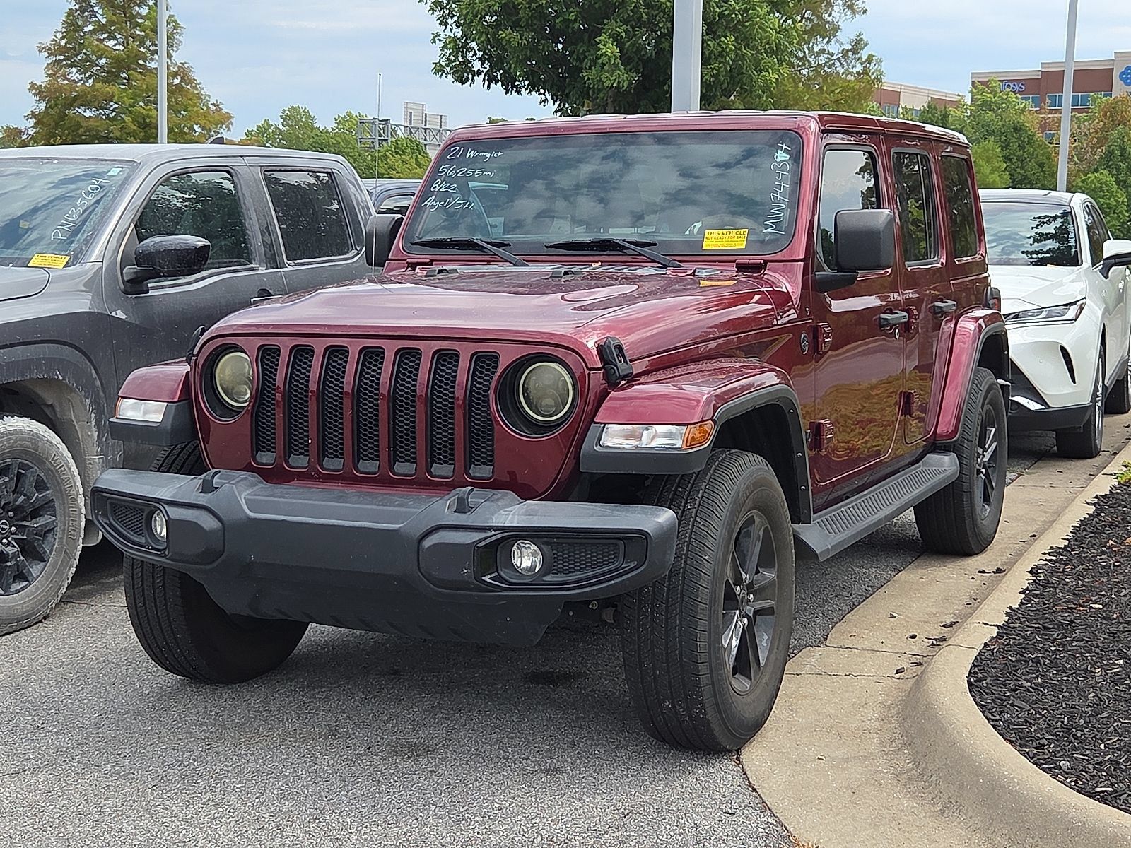 Used 2021 Jeep Wrangler Unlimited Sahara AWD/4WD image 2
