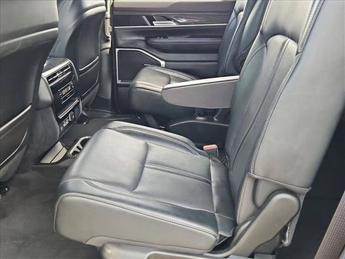Used 2022 Jeep Wagoneer Series II w/ Flexible Seating Group AWD/4WD image 19