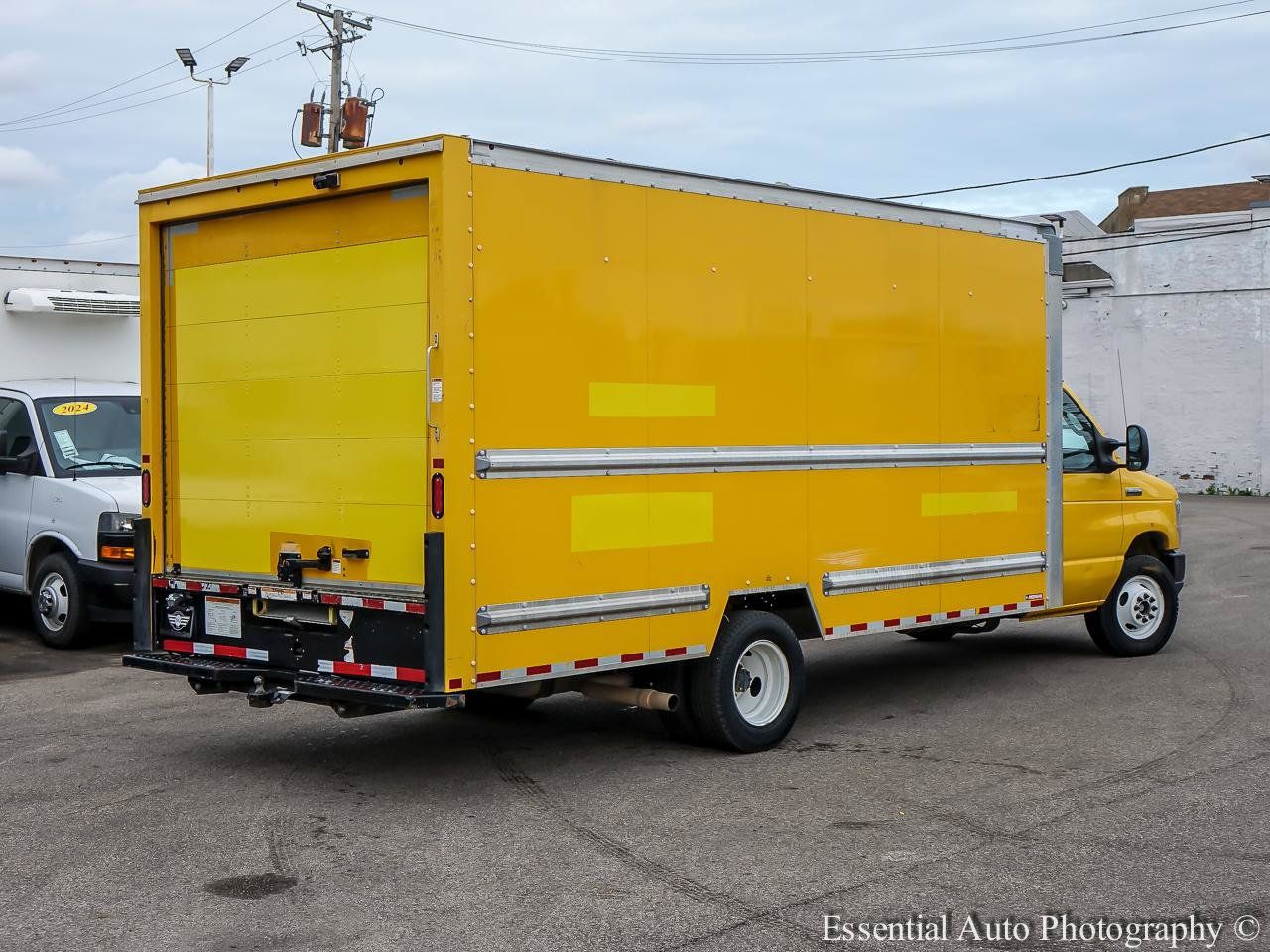 Used 2022 Ford E-350 and Econoline 350 Super Duty RWD image 6