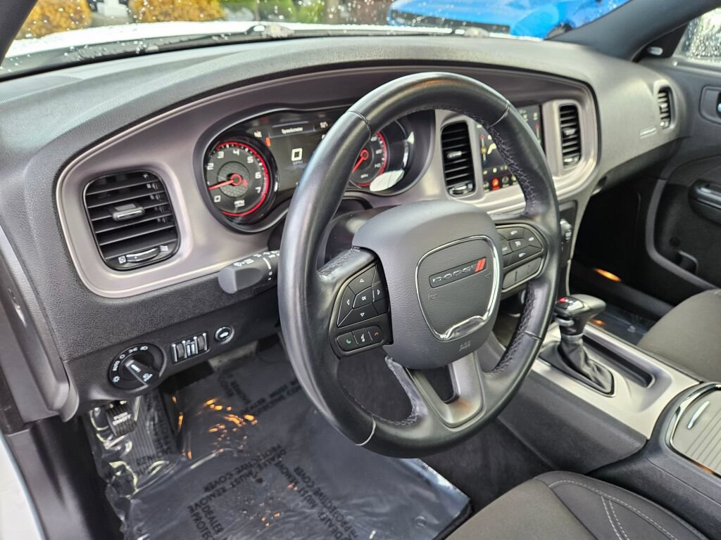 Used 2023 Dodge Charger SXT w/ Blacktop Package AWD/4WD image 18