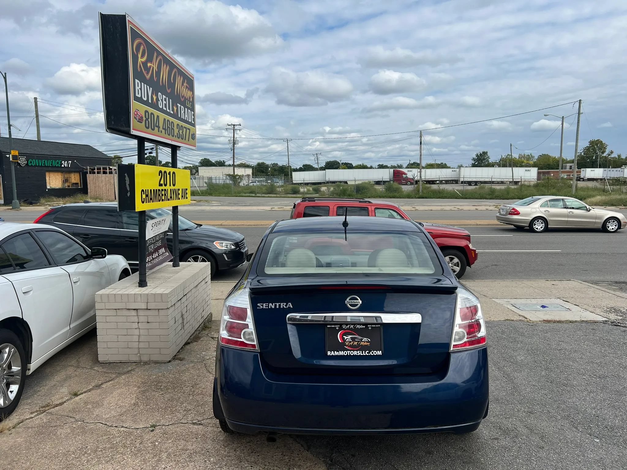 Used 2012 Nissan Sentra 2.0 S w/ Convenience Pkg FWD image 3