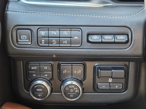 Used 2024 GMC Yukon Denali Ultimate image 33