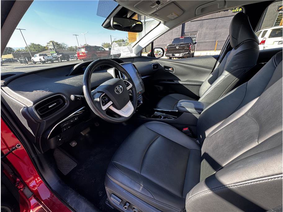 Used 2017 Toyota Prius Prime Advanced FWD image 2