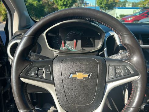 Used 2017 Chevrolet Sonic LT image 9