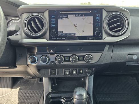 Used 2019 Toyota Tacoma TRD Sport image 24