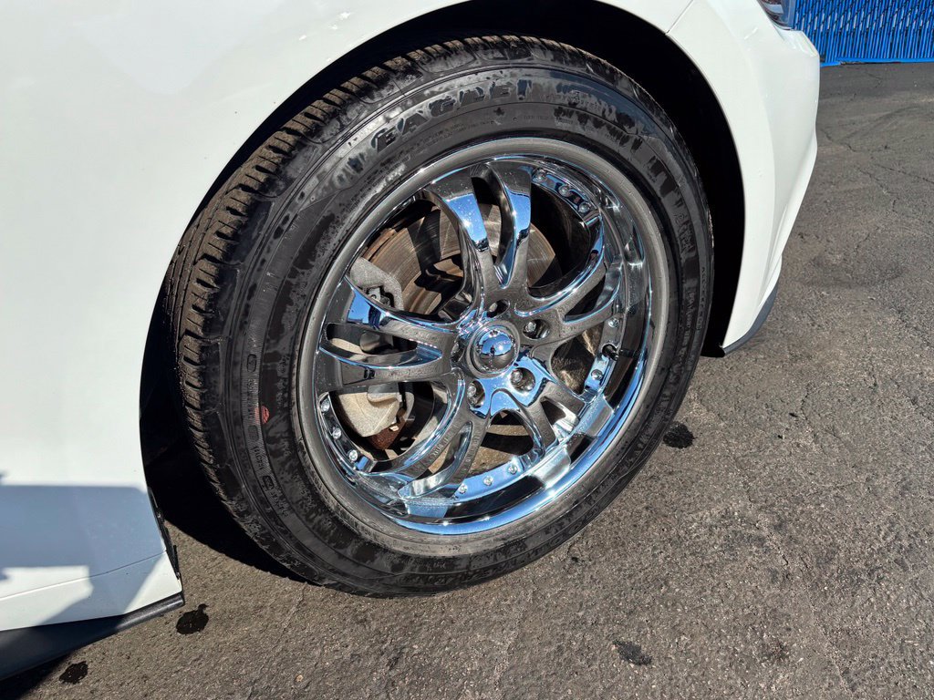 Used 2015 Ford Mustang Premium RWD image 26