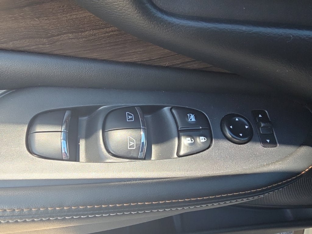Used 2024 Nissan Murano Platinum w/ Cargo Package FWD image 11