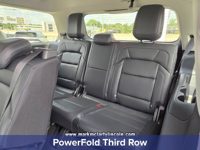New 2027 Lincoln Navigator Premiere RWD image 11