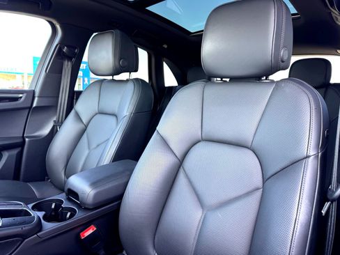 Used 2020 Porsche Macan image 15