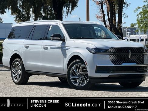 New 2026 Lincoln Navigator L Reserve AWD/4WD image 1