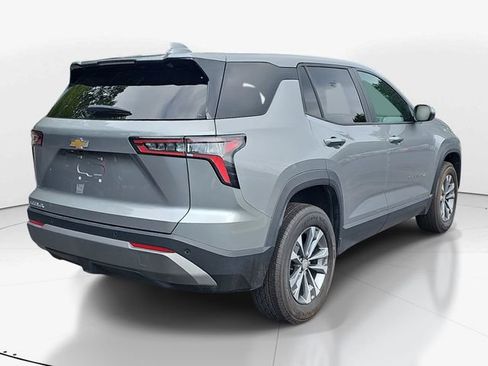 Used 2025 Chevrolet Equinox LT FWD image 3
