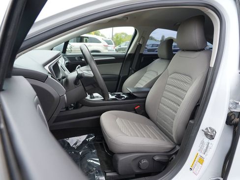 Used 2016 Ford Fusion S FWD image 12