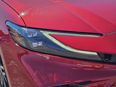 Used 2025 Toyota Camry XSE FWD image 4