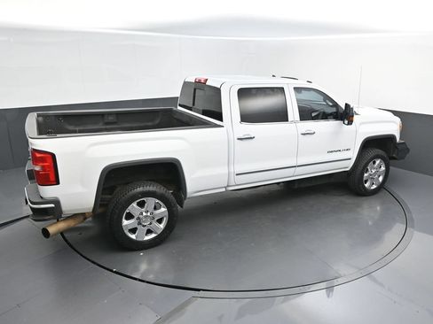 Used 2015 GMC Sierra 2500 Denali w/ Duramax Plus Package AWD/4WD image 40