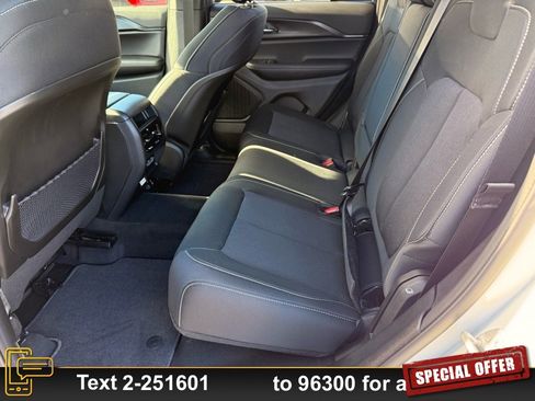 New 2025 Jeep Grand Cherokee Laredo X w/ Luxury Tech Group I image 8