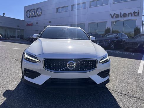 Certified 2024 Volvo V60 B5 Cross Country Plus image 1