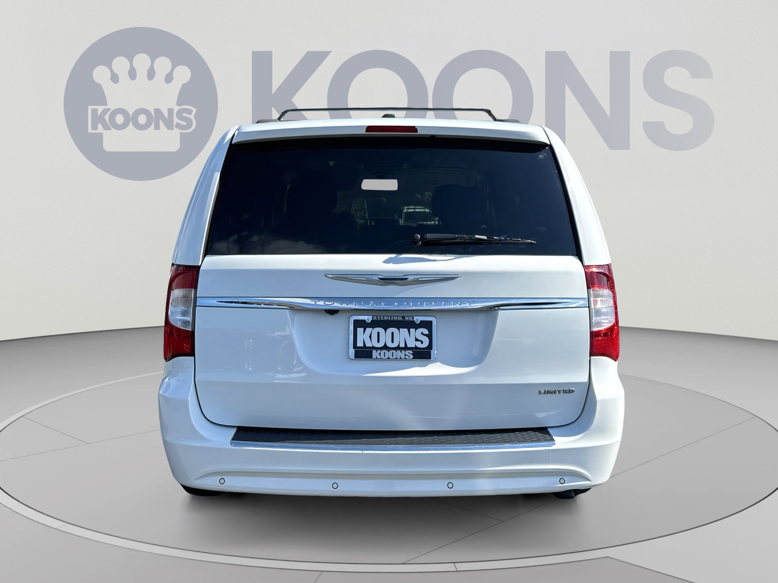 Used 2016 Chrysler Town & Country Limited Platinum FWD image 10