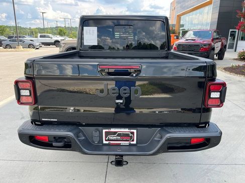 Used 2022 Jeep Gladiator Overland AWD/4WD image 17