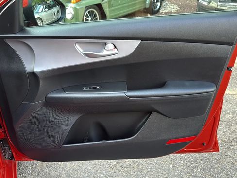 Used 2023 Kia Forte LXS w/ LXS Technology Package FWD image 19