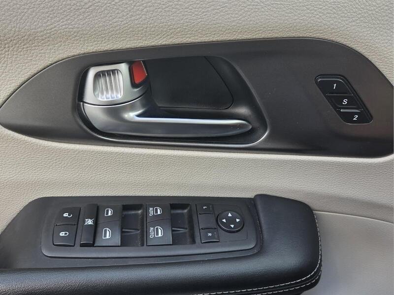 Certified 2023 Chrysler Pacifica Touring-L FWD image 24