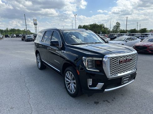 Used 2022 GMC Yukon Denali AWD/4WD image 2