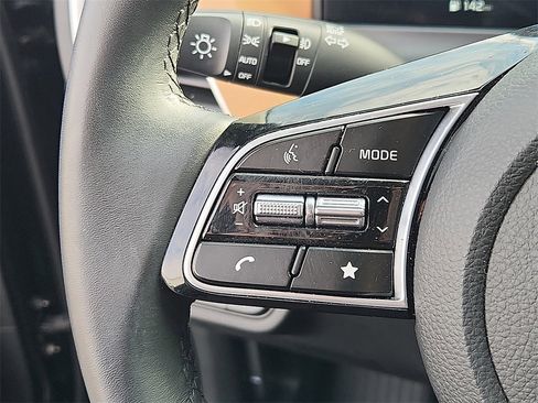 Certified 2024 Kia Seltos EX image 23