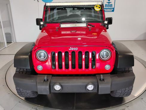 Used 2015 Jeep Wrangler Unlimited Sport w/ Connectivity Group AWD/4WD image 28