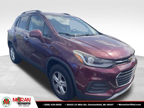 Used 2017 Chevrolet Trax LT w/ Driver Confidence Package AWD/4WD image 5