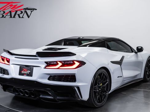 Used 2024 Chevrolet Corvette Z06 w/ Stealth Interior Trim Package RWD image 12