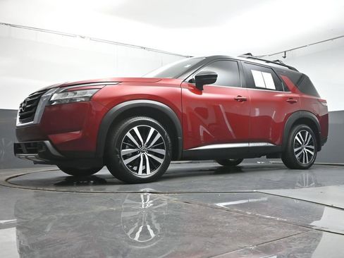 Used 2024 Nissan Pathfinder Platinum FWD image 39