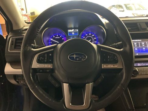 Used 2017 Subaru Outback 2.5i Touring image 17