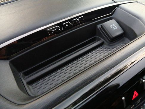 Certified 2022 RAM 1500 Limited image 51