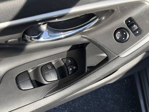 Used 2015 Nissan Altima 2.5 SL w/ Technology Package FWD image 13