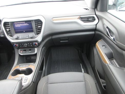 Used 2023 GMC Acadia SLE w/ Driver Convenience Package image 17