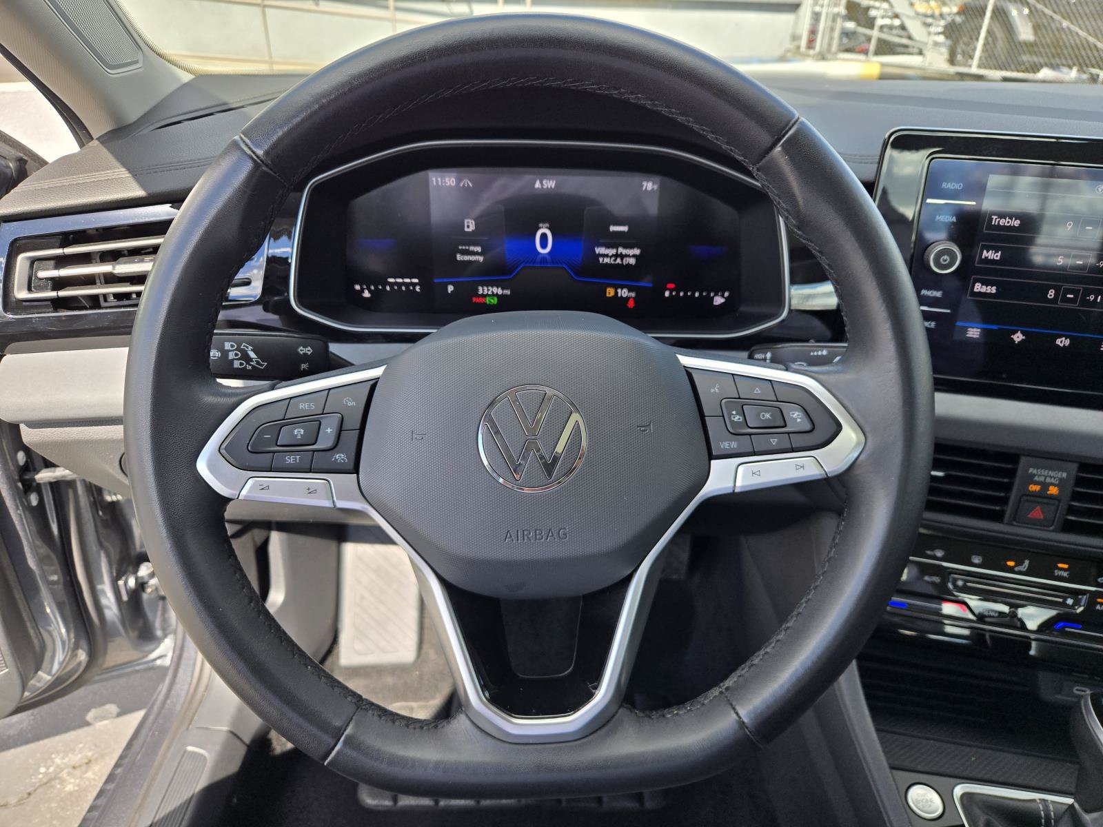 Used 2025 Volkswagen Jetta SE FWD image 15