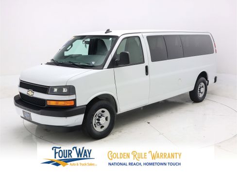 Used 2017 Chevrolet Express 3500 LT w/ LT Preferred Equipment Group image 8