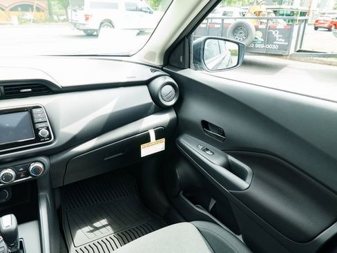New 2025 Nissan Kicks Play S image 9