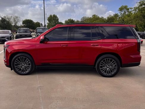 Used 2025 Cadillac Escalade Sport Platinum image 4