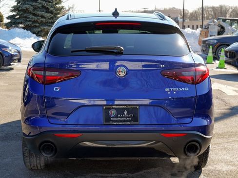 Used 2023 Alfa Romeo Stelvio Sprint image 6