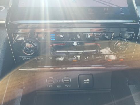 New 2025 Jeep Grand Cherokee Limited w/ Luxury Tech Group II image 6