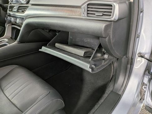 Used 2021 Honda Accord Touring image 30