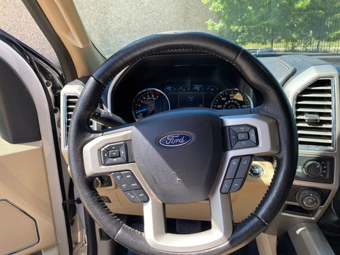 Used 2016 Ford F150 Lariat image 17