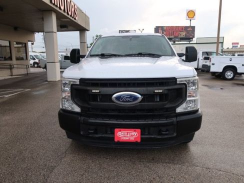 Used 2021 Ford F250 XL w/ Power Equipment Group RWD image 2