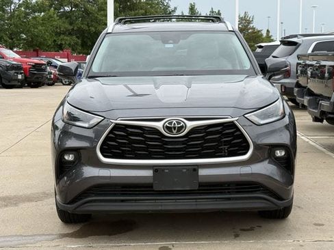 Used 2021 Toyota Highlander XLE FWD image 8
