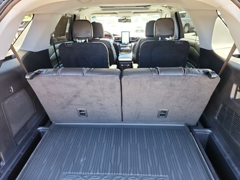 Used 2023 Ford Explorer Limited w/ Limited Technology Package AWD/4WD image 56