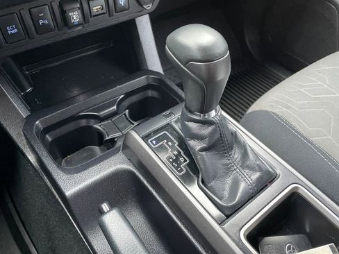 Certified 2022 Toyota Tacoma TRD Off-Road w/ Technology Package image 20