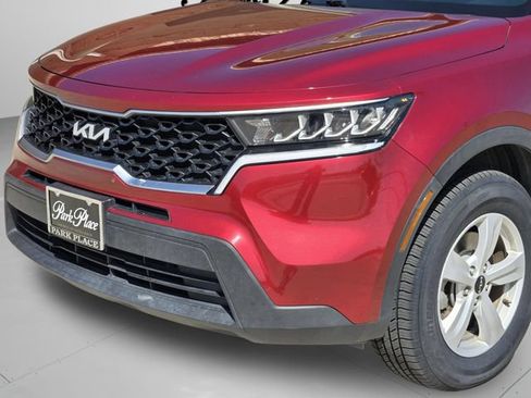 Used 2022 Kia Sorento LX AWD/4WD image 9