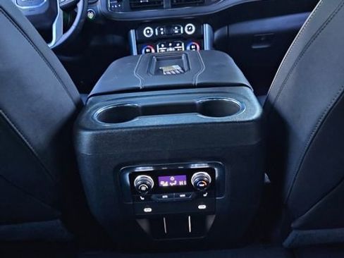 Used 2023 GMC Yukon XL SLT w/ SLT Luxury Package image 38
